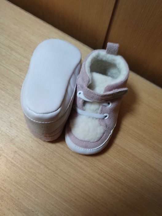 Бебешки обувки за момиче