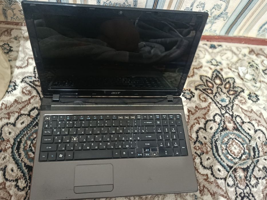 Noutbuk sotiladi yoki Plisteyshin 3 ga barter qilinadi lich