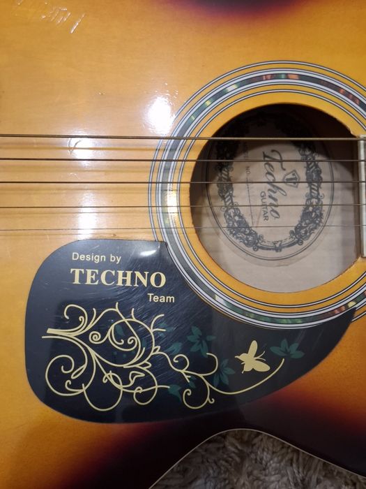 Продам  Акустическую  гитару