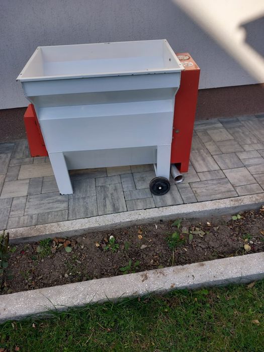 Zdrobitoare cu desciorchinator
