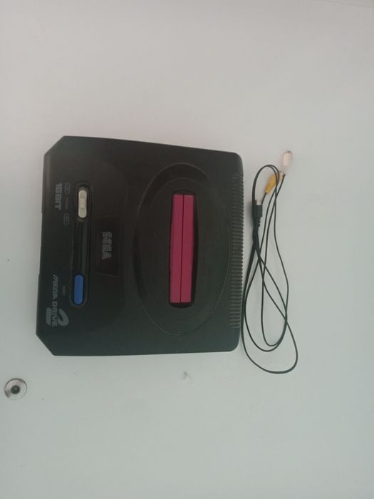 Sega Mega Drive 2,с двумя джойстиками