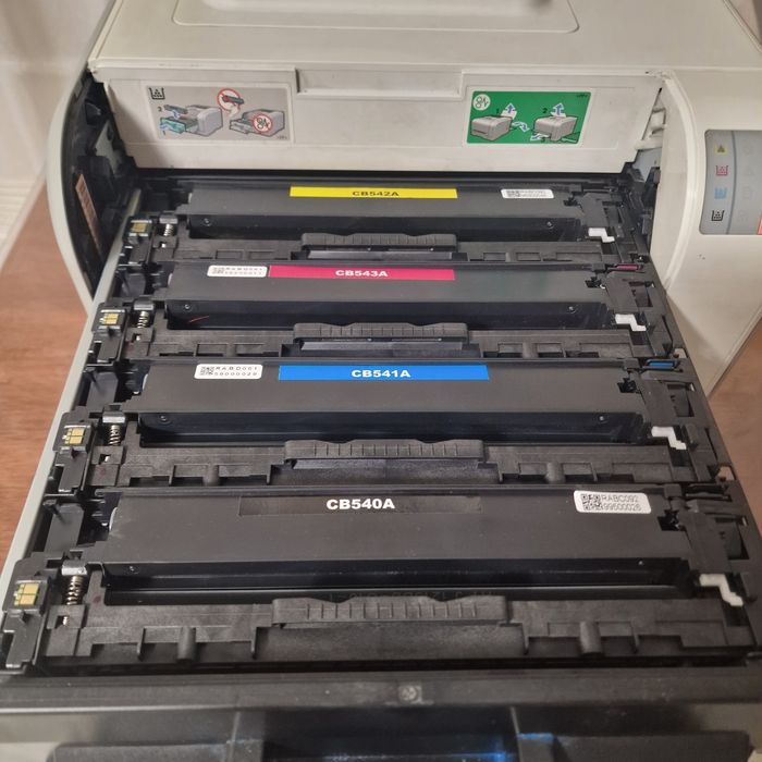 Принтер Color Laser Jet CP1215  продам