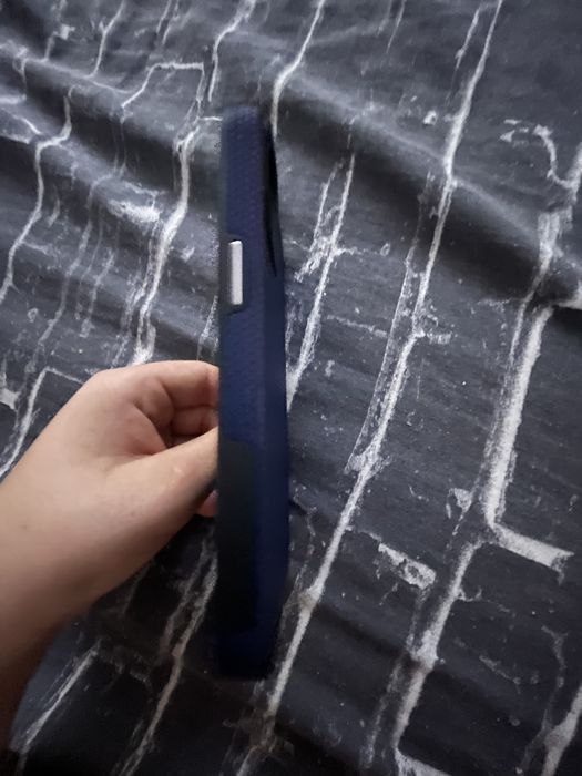 Vând husă de iphone 13