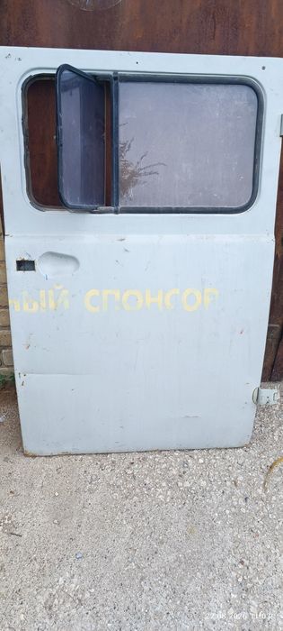Продам пассажирскую дверь на УАЗ буханка