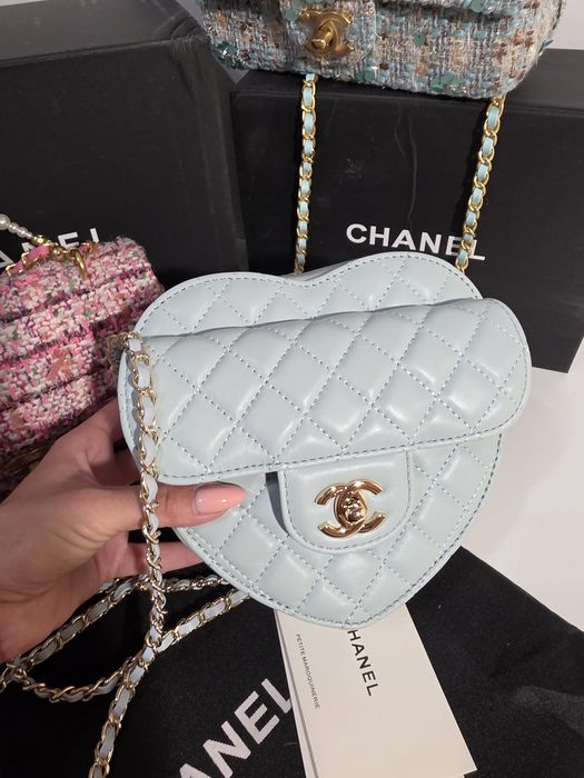 Налична чанта Chanel Heart Bag синя