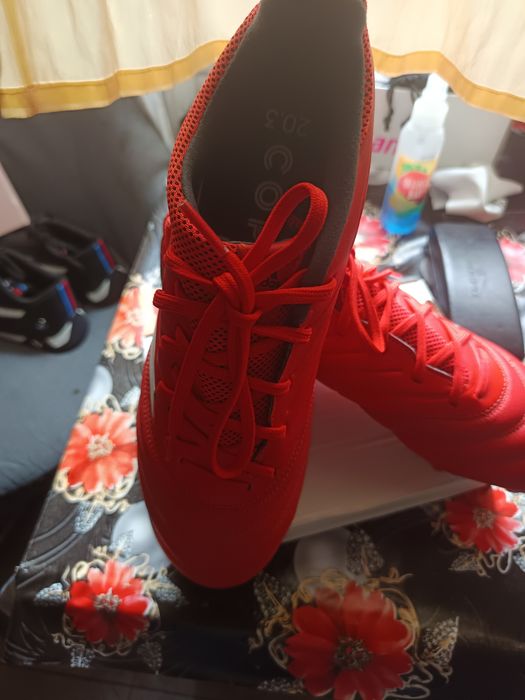 Adidas footbol mărimea 44 noi .