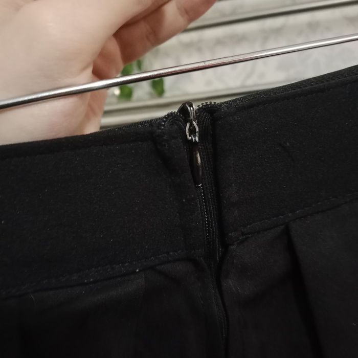 черная школьная юбка