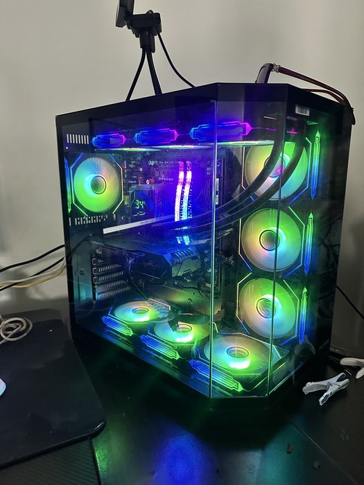 Vand setap complet de gaming  pretul negociabil