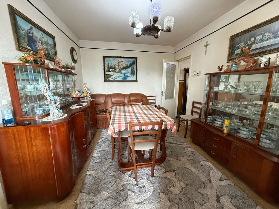 Apartament 3 camere de vânzare în Breaza – 47,27 mp, decomandat