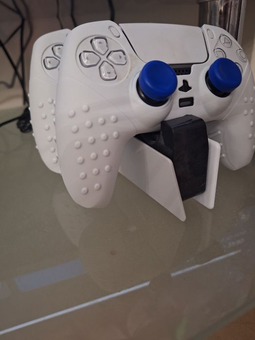 Продавам PS 5 - Slim