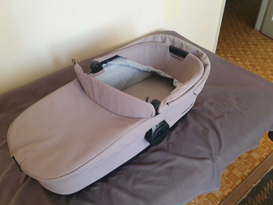easywalker кош за новородено