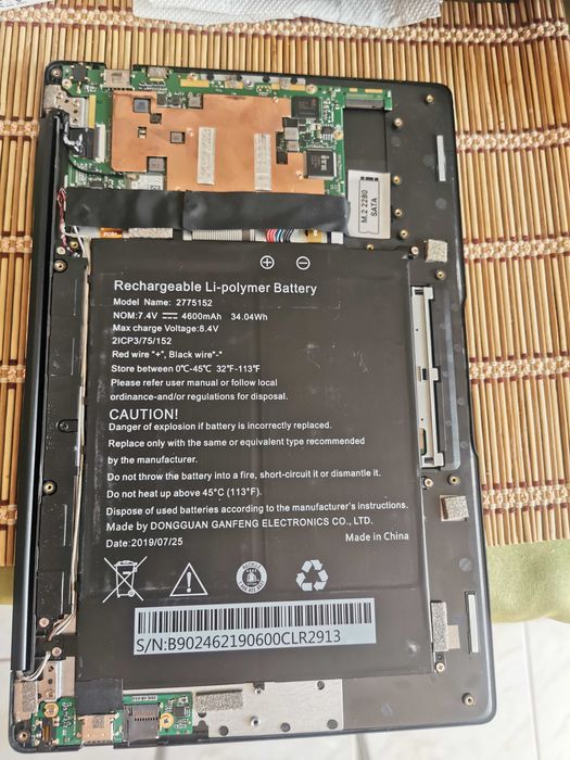 Laptop ultraportabil  Unowhy Y13  foarte subtire,defect,nu porneste
