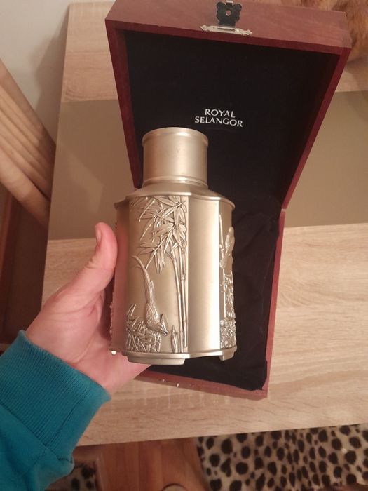 Royal Selangor pewter caddy