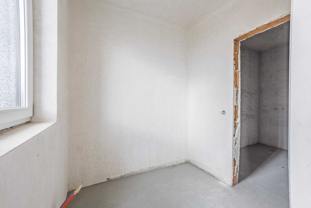 Продава просторен 3- стаен апартамент в ж. кв. Овча Купел