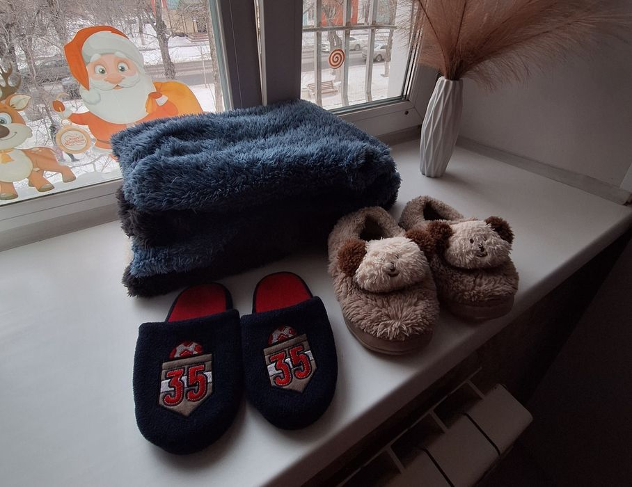 Отдам пижаму и тапочки