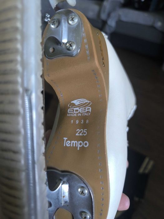 Коньки фигурные Edea