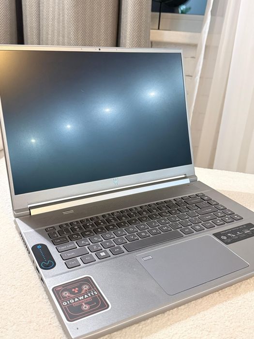 Продам Aser Predator TRITON 300SE