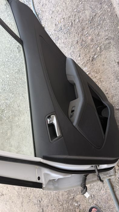 Продам задний дверь Kia k5