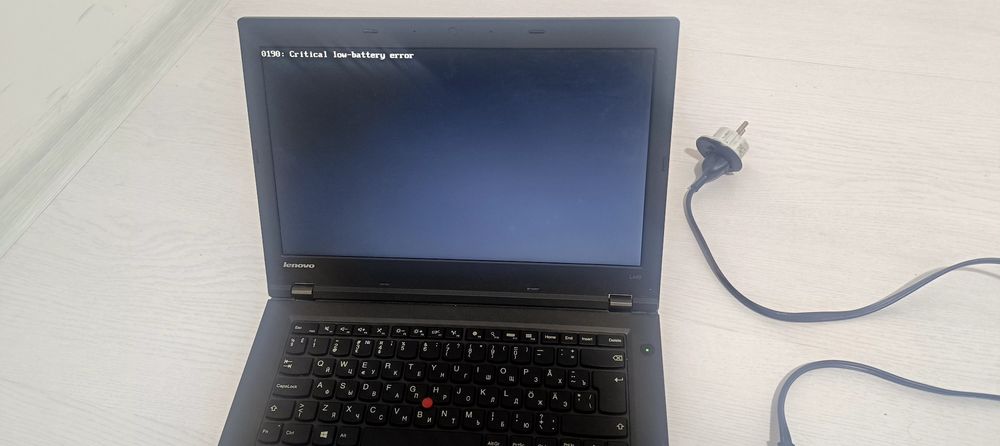 Navutbuk Linova sotiladi ishlashi zur pul zaril uchun sotiladi