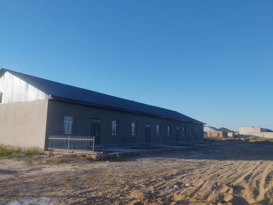 Angarik mahallasida katejlar sotiladi.