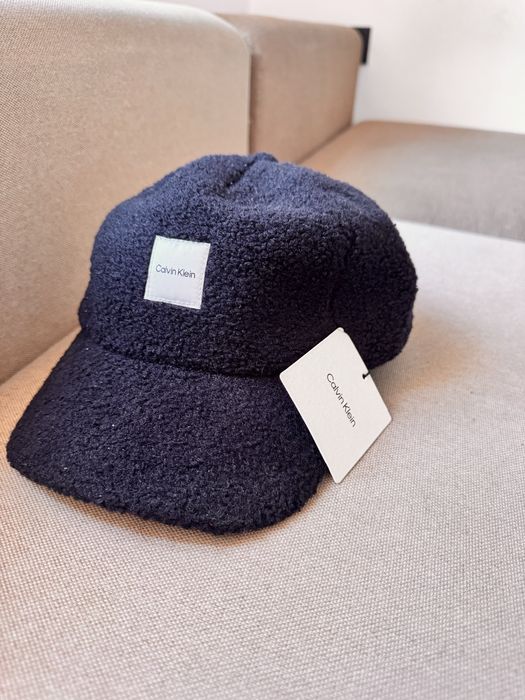 Шапка с козирка Calvin Klein