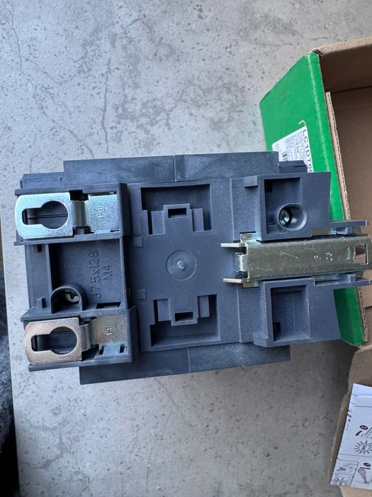 Контактор Schneider LC1DT60AP7