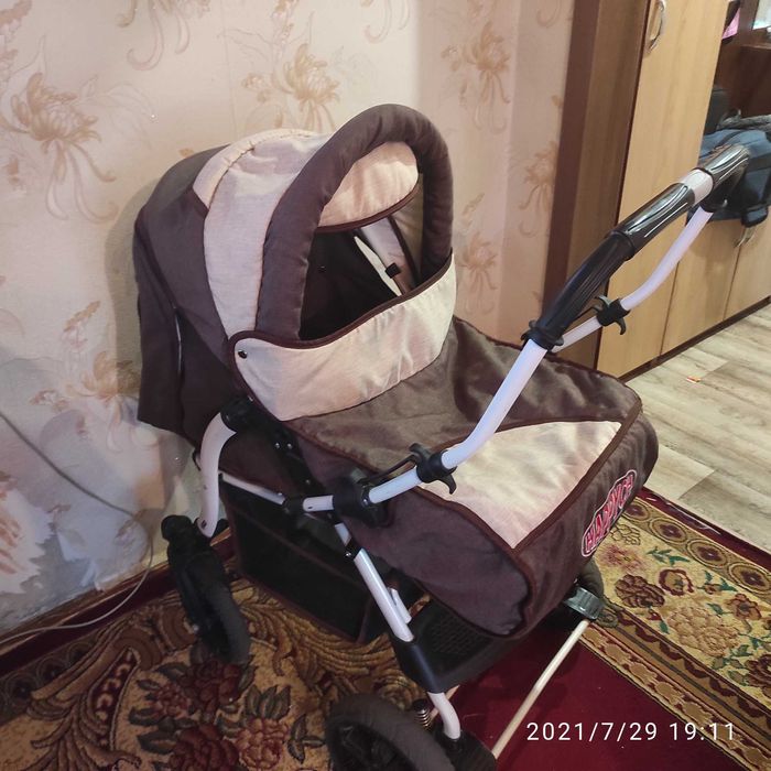 Детская коляска-трансформер в отличном состоянии