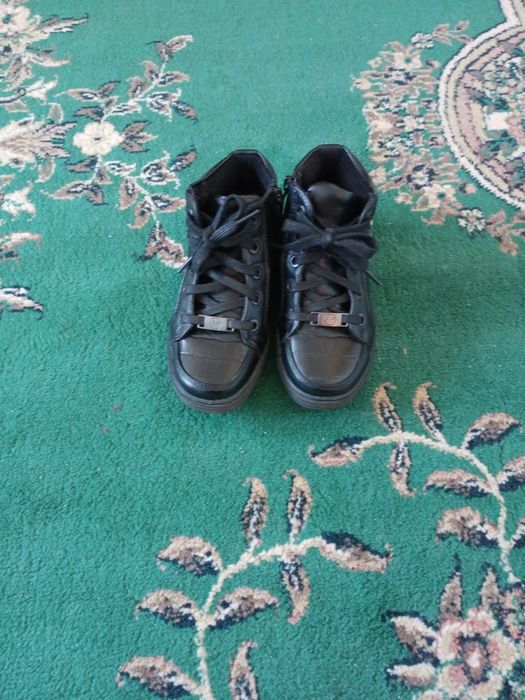 Продам или обмен! Ботинки демисезонные на 5-7 лет,размер 29,цена 3000