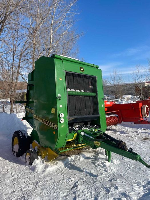 Рулонный пресс John Deere