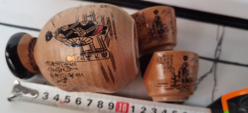 Керамични  Японски чаши за саке и каничка.