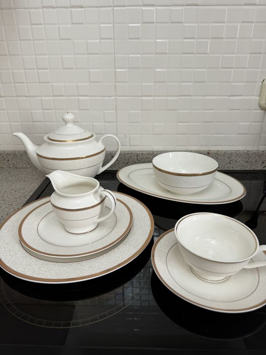 Продам сервиз 105 предметов