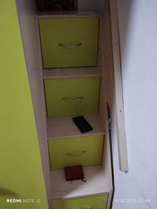 Продаю кровать двухъярусную