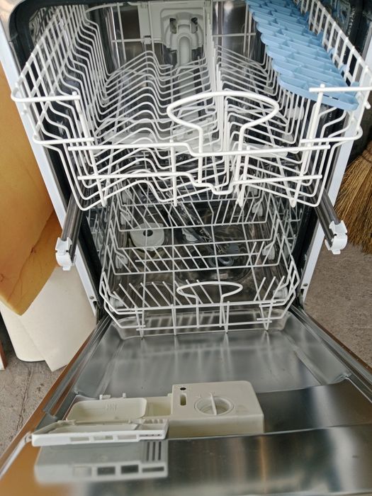 Продам посудамоечную машинку