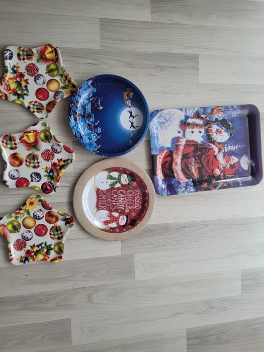 Tava/farfurii mici/farfurii mari de Craciun