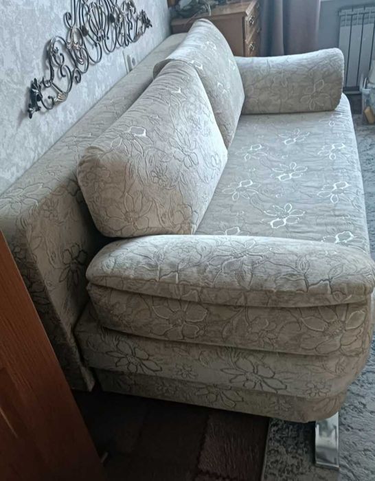 Продам тахту. Раскладываетс