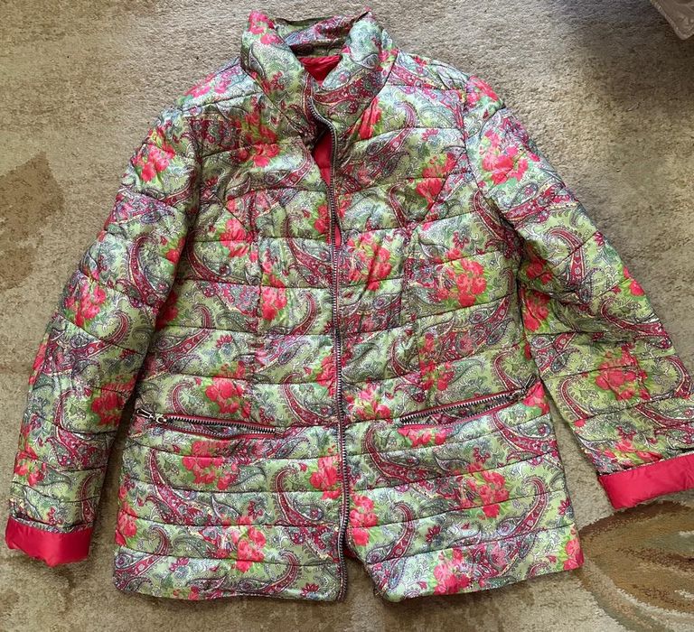 Продам женские куртки