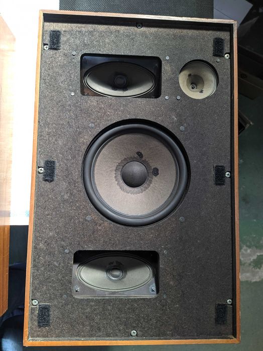Amplificator si boxe SABA
