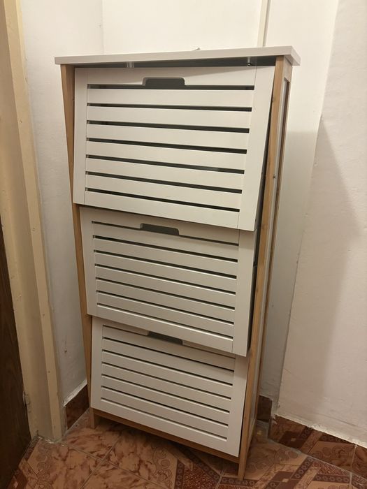 Pantofar hol de lemn