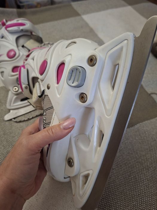 Продам детские коньки 33-36 размер