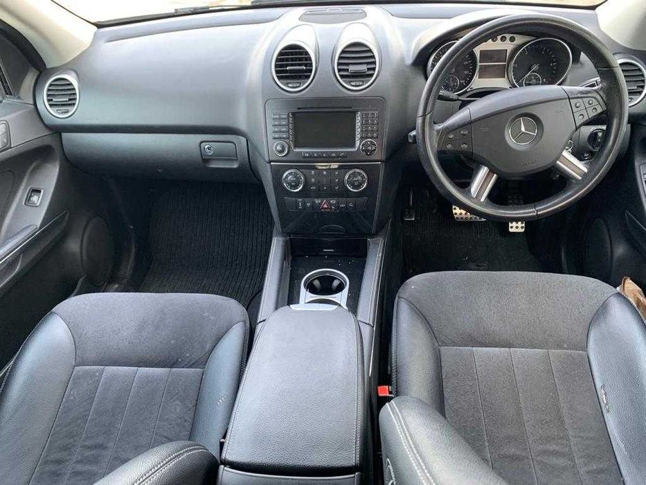 Dezmembrez mercedes ML W164  ml 320/bara fata/far xenon/capota/