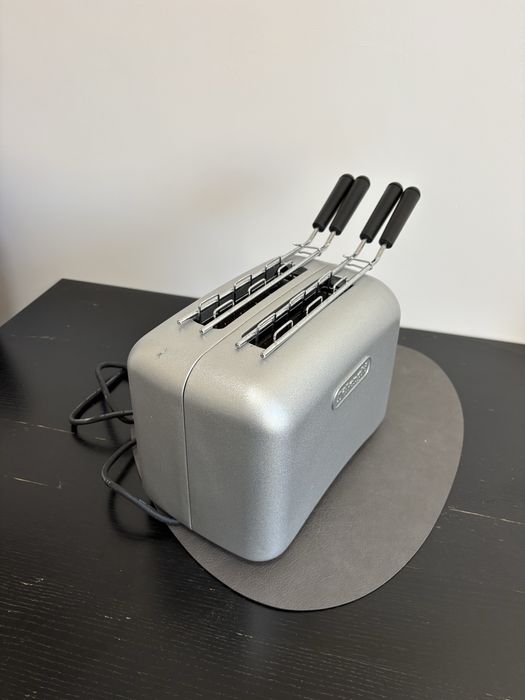 Prajitor de paine Delonghi