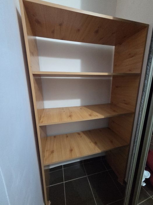 Dulap 3 rafturi, spatiu depozitare