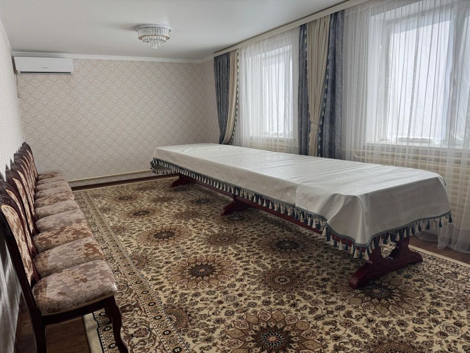 Стол со стульями