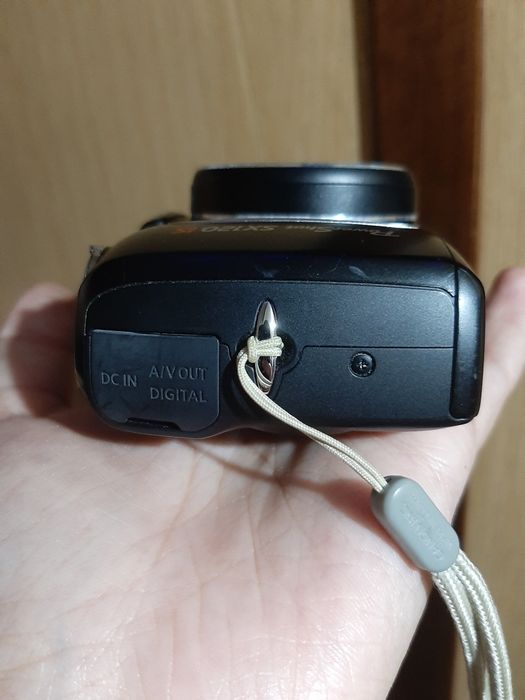 aparat foto digital Canon PowerShot SX120 is în stare bună