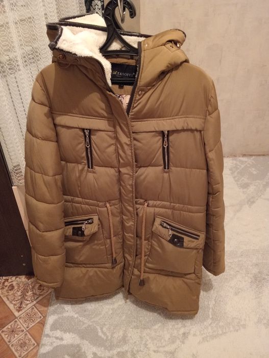 Продам парку. Женская