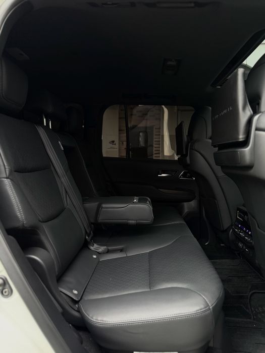 Toyota Land Cruiser 300 full 2025 yil