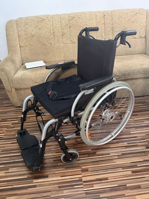 Carut scaun rulant batani dizabilitati handicap (ca nou)