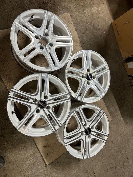 R16 PCD 4*108  Комплект легкосплавных дисков