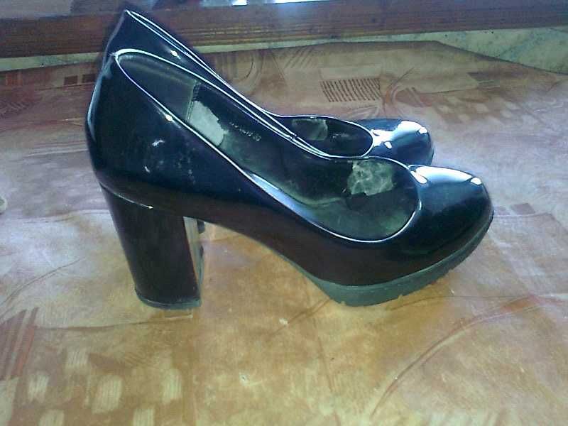 Дамски лачени обувки №38