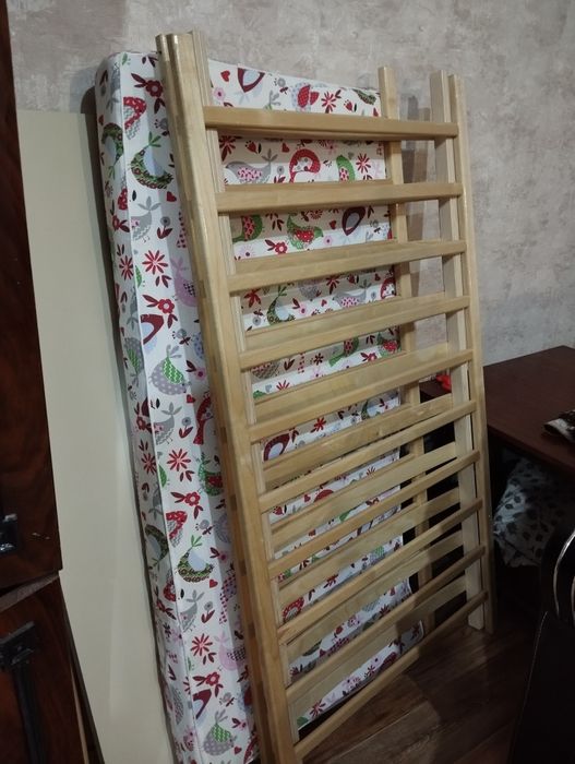 Кроватка детская с матрасом